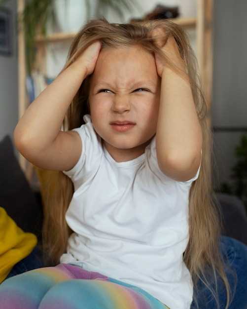 Знаки и симптомы наличия клеща в голове у ребенка