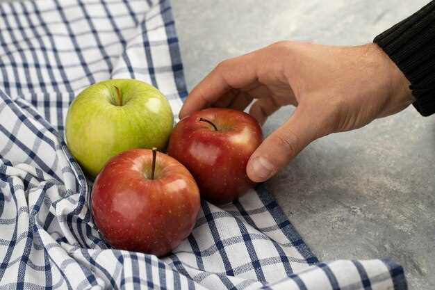 Какое влияние оказывает яблоко на пищеварение и запоры?